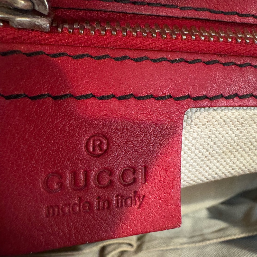 Authentic Gucci Emily Guccisima chained shoulder bag - Picture 12 of 15